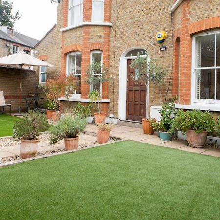 Pass The Keys Garden Apartment In Stockwell London Exterior foto
